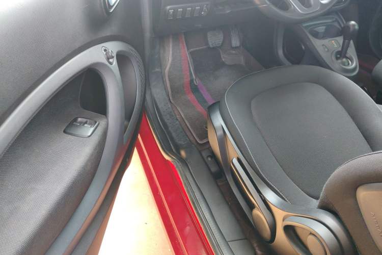 Used smart fortwo 2018 1.0L 52kW Hardtop Passion Edition China V Standard Driver Seat