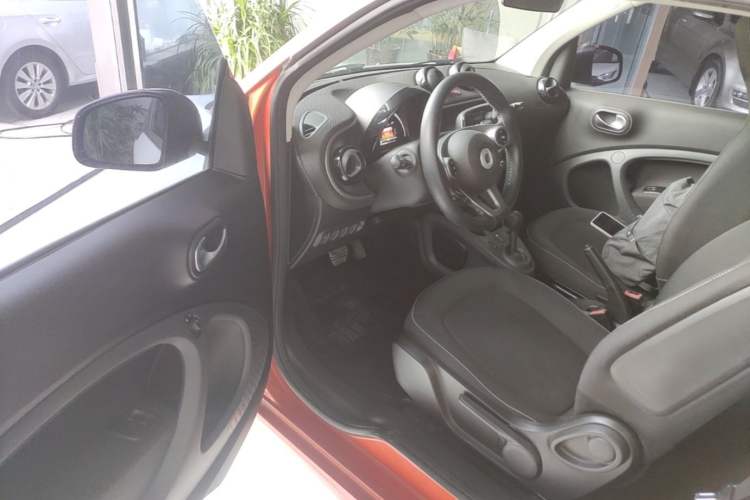 Used smart fortwo 2018 1.0L 52kW Hardtop Passion Edition China V Standard Driver Seat