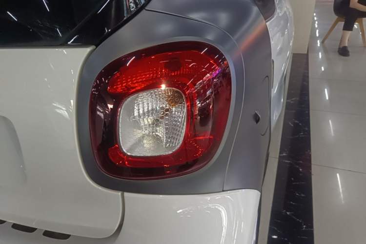 Used smart fortwo 2018 1.0L 52kW Hardtop Dynamic Version China V Exterior 3