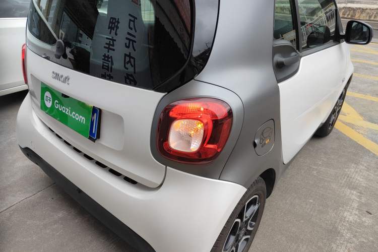 Used smart fortwo 2018 0.9T 66kW Hardtop Pioneer Edition China V Emission Standard Exterior 6