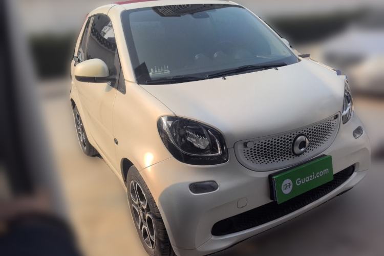 Used smart fortwo 2018 1.0L 52kW Convertible Passion Edition China V Standard Front Right 45 Deg
