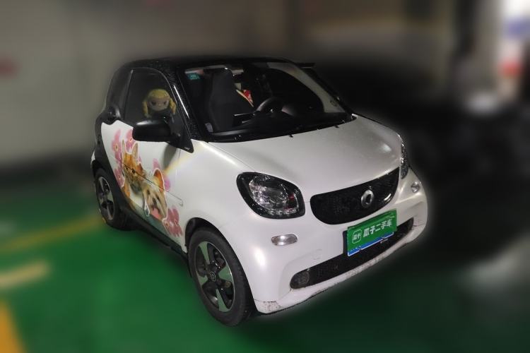 Used smart fortwo 2018 1.0L 52kW Hardtop Passion Edition China V Standard Front Right 45 Deg