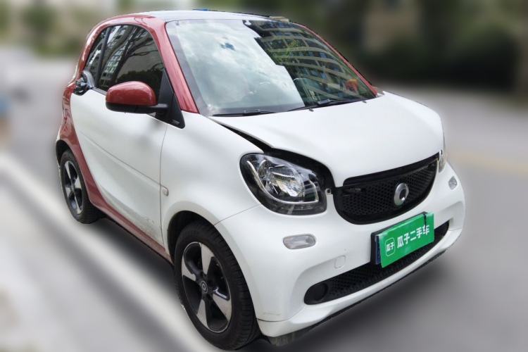 Used smart fortwo 2018 1.0L 52kW Hardtop Passion Edition China V Standard Front Right 45 Deg