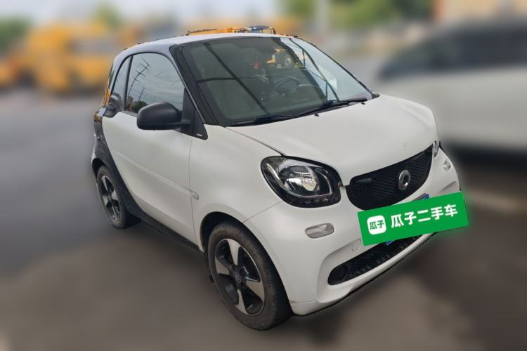 Used smart fortwo 2018 1.0L 52kW Hardtop Passion Edition China V Standard Front Right 45 Deg
