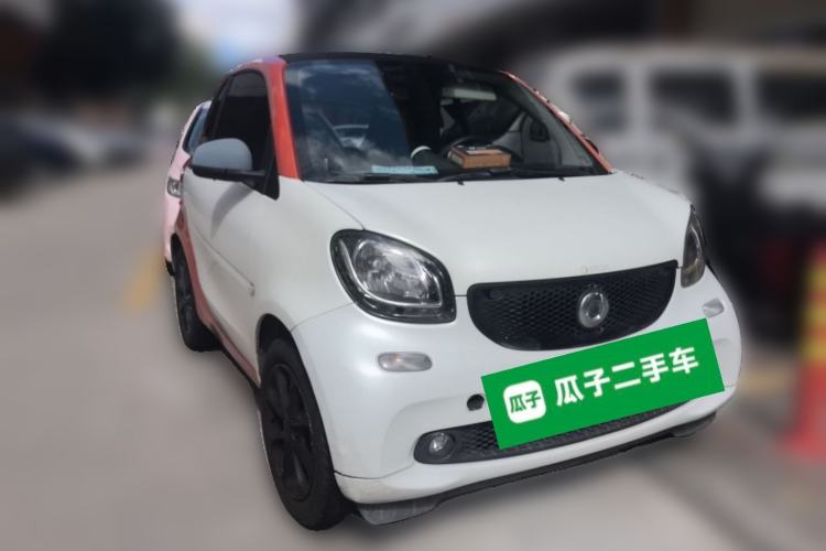 Used smart fortwo 2018 1.0L 52kW Hardtop Dynamic Version China V Front Right 45 Deg