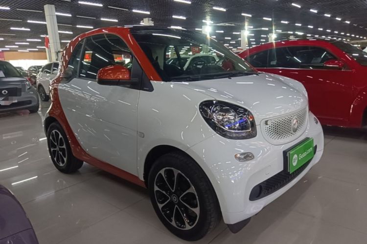 Used smart fortwo 2018 1.0L 52kW Hardtop Passion Edition China V Standard Front Right 45 Deg