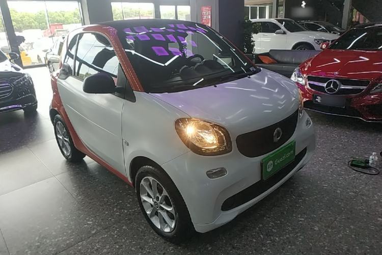 Used smart fortwo 2018 1.0L 52kW Hardtop Dynamic Version China V Front Right 45 Deg