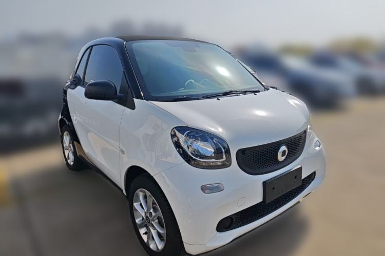 Used smart fortwo 2018 1.0L 52kW Hardtop Dynamic Version China V Front Right 45 Deg