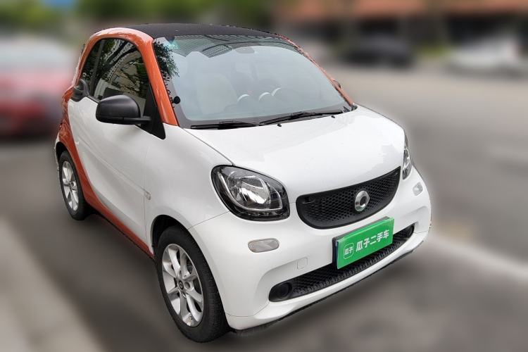 Used smart fortwo 2018 1.0L 52kW Hardtop Dynamic Version China V Front Right 45 Deg