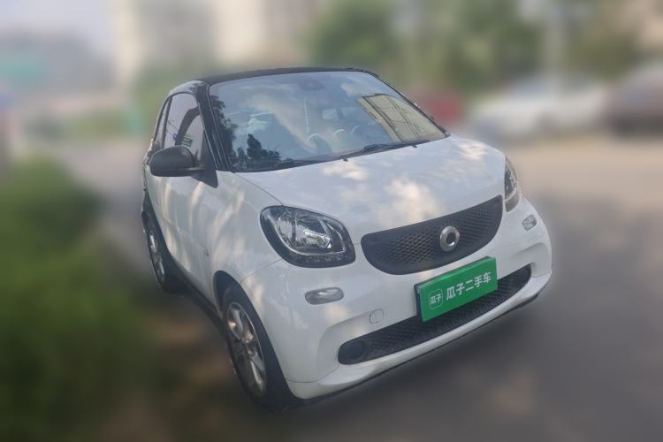 Used smart fortwo 2018 1.0L 52kW Hardtop Dynamic Version China V Front Right 45 Deg