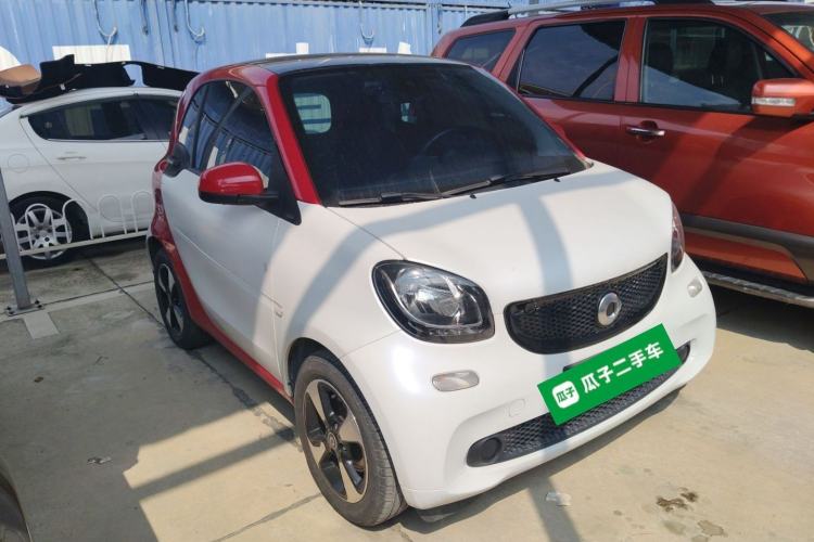 Used smart fortwo 2018 1.0L 52kW Hardtop Passion Edition China V Standard Front Right 45 Deg