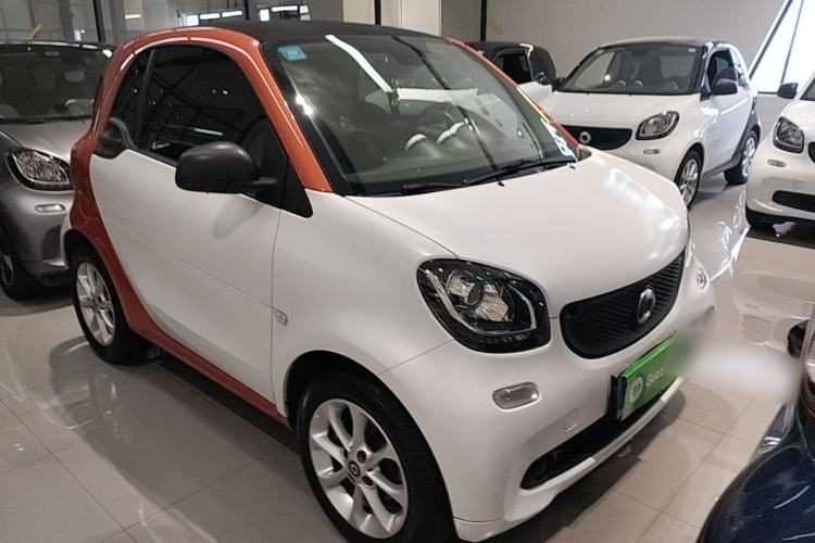 Used smart fortwo 2018 1.0L 52kW Hardtop Dynamic Version China V Front Right 45 Deg
