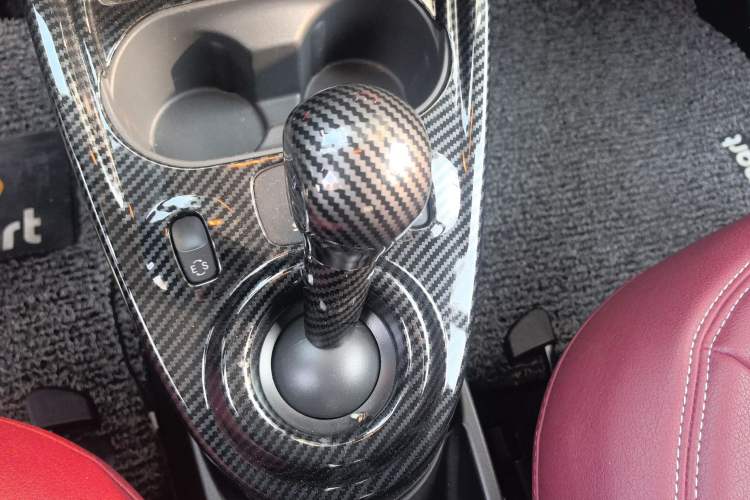 Used smart fortwo 2018 1.0L 52kW Convertible Passion Edition China V Standard Gear Lever