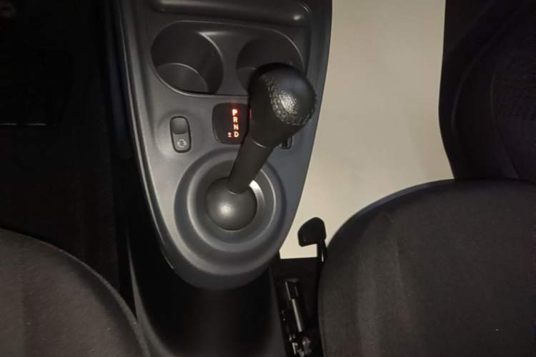 Used smart fortwo 2018 1.0L 52kW Hardtop Dynamic Version China V Gear Lever