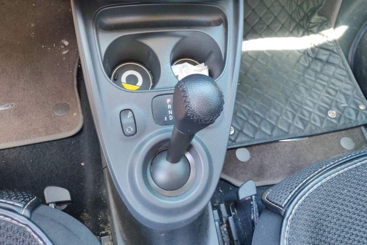 Used smart fortwo 2018 1.0L 52kW Hardtop Dynamic Version China V Gear Lever