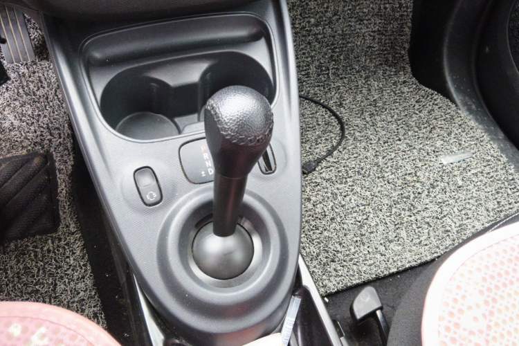Used smart fortwo 2018 1.0L 52kW Hardtop Passion Edition China V Standard Gear Lever