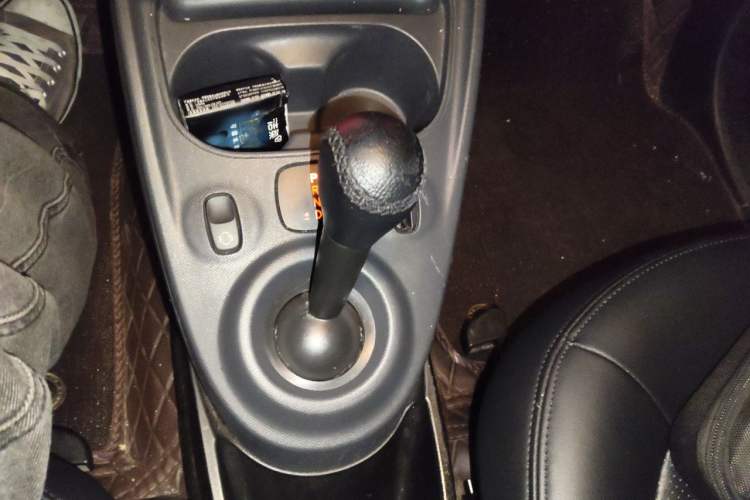 Used smart fortwo 2018 1.0L 52kW Hardtop Passion Edition China V Standard Gear Lever