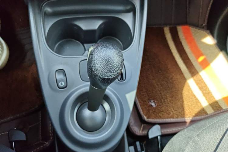 Used smart fortwo 2018 1.0L 52kW Hardtop Dynamic Version China V Gear Lever