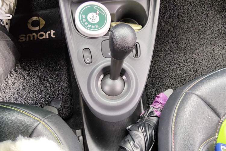 Used smart fortwo 2018 1.0L 52kW Hardtop Dynamic Version China V Gear Lever