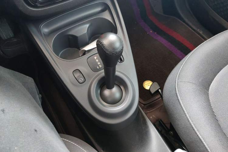Used smart fortwo 2018 1.0L 52kW Hardtop Passion Edition China V Standard Gear Lever