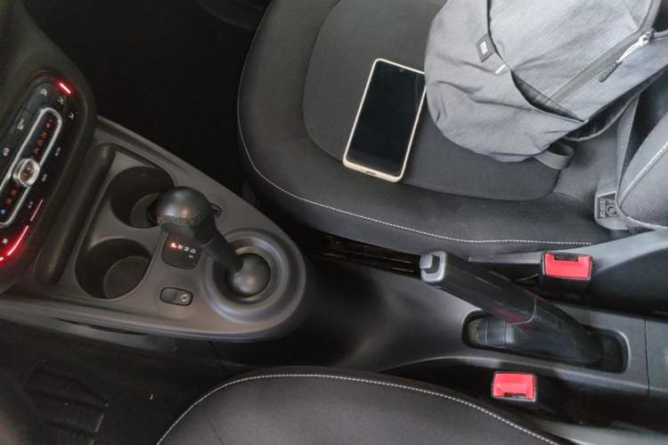 Used smart fortwo 2018 1.0L 52kW Hardtop Passion Edition China V Standard Gear Lever