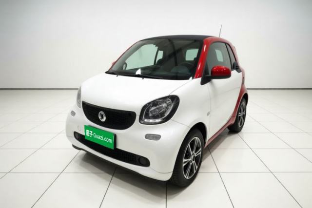 Używany smart fortwo 2018 1.0L 52kW Hardtop Dynamic Version China V