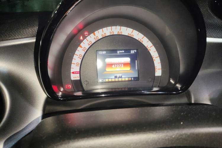 Used smart fortwo 2018 1.0L 52kW Hardtop Passion Edition China V Standard Instrument Cluster