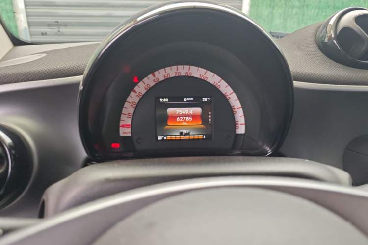 Used smart fortwo 2018 1.0L 52kW Hardtop Passion Edition China V Standard Instrument Cluster