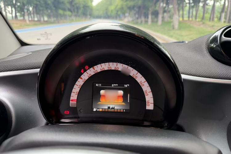 Used smart fortwo 2018 1.0L 52kW Hardtop Passion Edition China V Standard Instrument Cluster