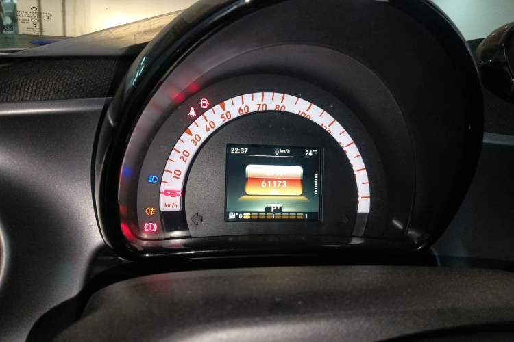 Used smart fortwo 2018 1.0L 52kW Hardtop Passion Edition China V Standard Instrument Cluster