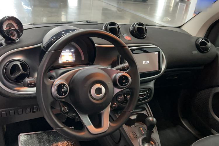 Used smart fortwo 2018 0.9T 66kW Hardtop Pioneer Edition China V Emission Standard Interior 2