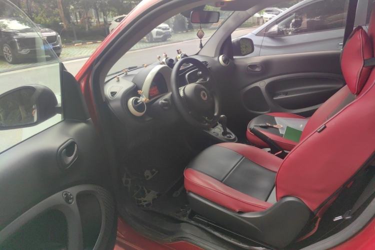 Used smart fortwo 2018 1.0L 52kW Hardtop Dynamic Version China V Interior 3