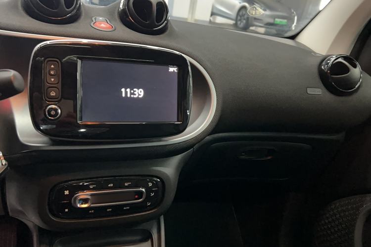 Used smart fortwo 2018 0.9T 66kW Hardtop Pioneer Edition China V Emission Standard Interior 4