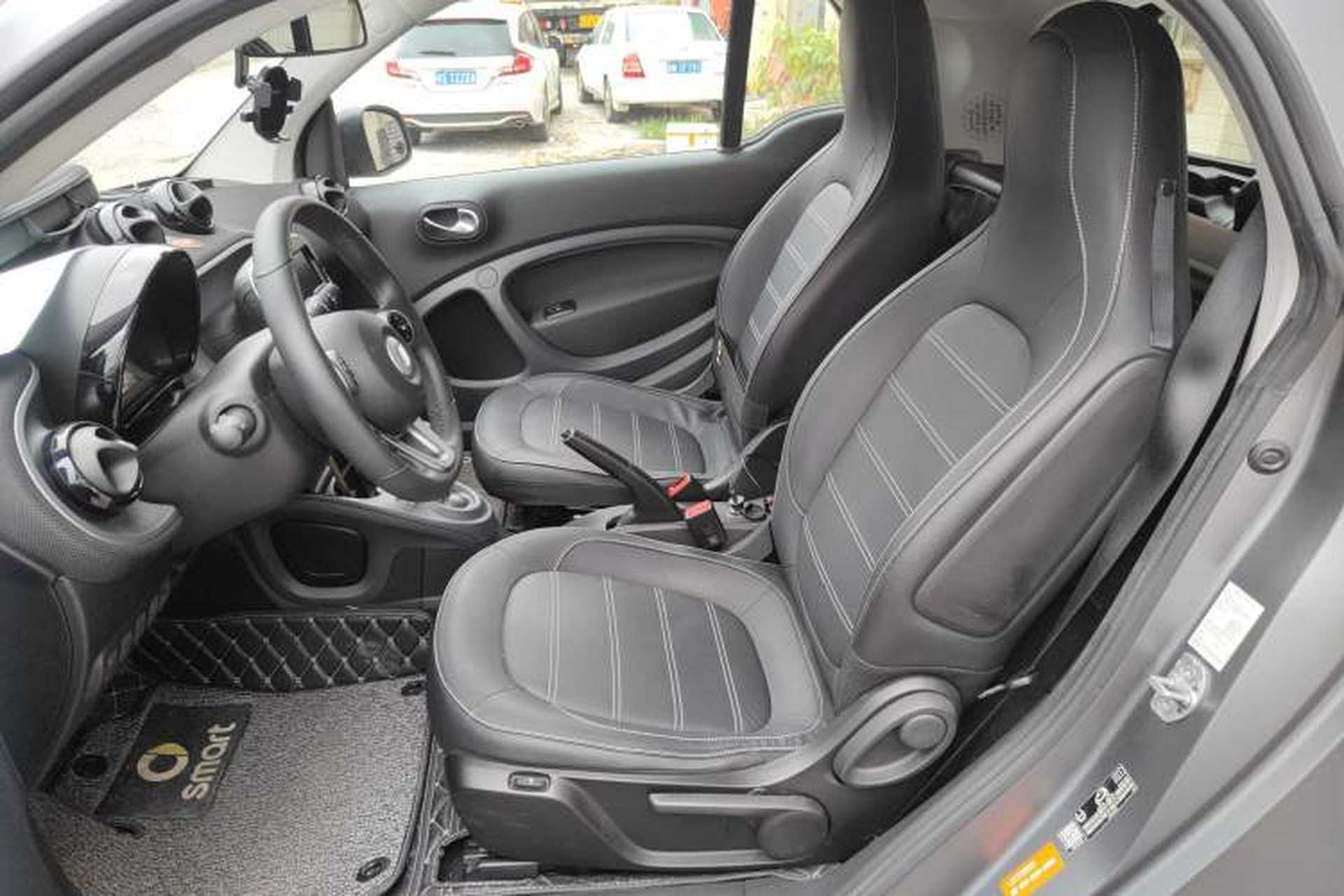 Used smart fortwo 2018 0.9T 66kW Hardtop Pioneer Edition China V Emission Standard Interior 4