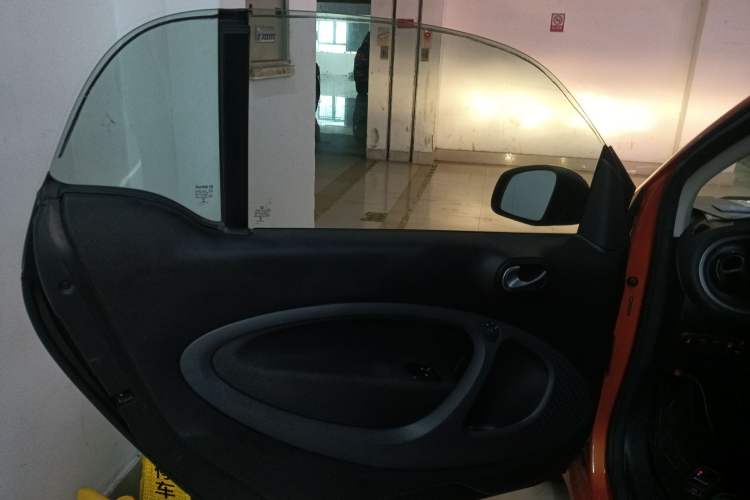 Used smart fortwo 2018 1.0L 52kW Hardtop Passion Edition China V Standard Left Front Door Interior