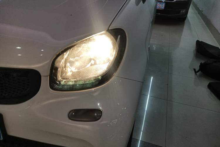Used smart fortwo 2018 1.0L 52kW Hardtop Passion Edition China V Standard Left Front Headlight