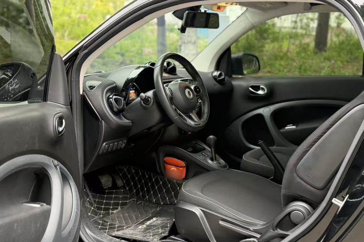 Used smart fortwo 2018 1.0L 52kW Hardtop Passion Edition China V Standard Left Front Seat