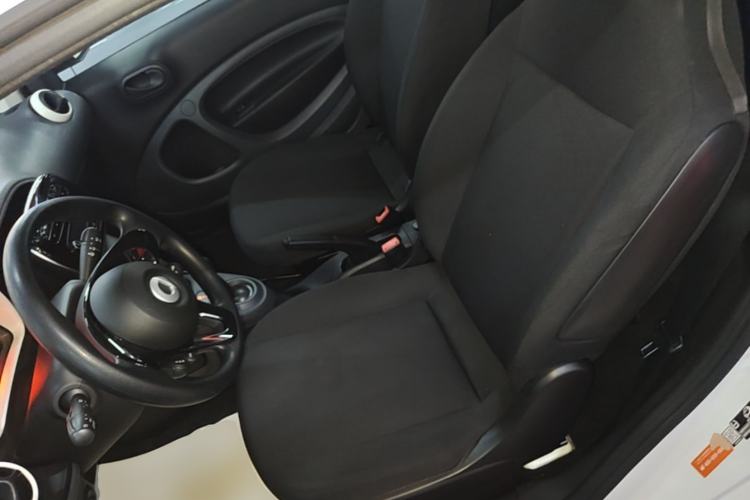 Used smart fortwo 2018 1.0L 52kW Hardtop Dynamic Version China V Left Front Seat