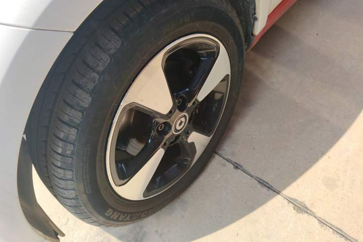 Used smart fortwo 2018 1.0L 52kW Hardtop Passion Edition China V Standard Left Front Wheel Hub