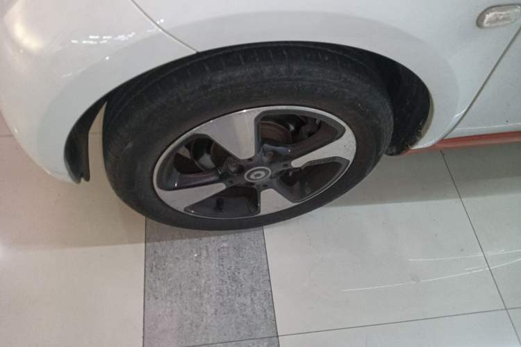 Used smart fortwo 2018 1.0L 52kW Hardtop Passion Edition China V Standard Left Front Wheel Hub