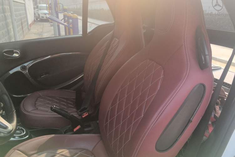 Used smart fortwo 2018 1.0L 52kW Convertible Passion Edition China V Standard Left Rear Seat
