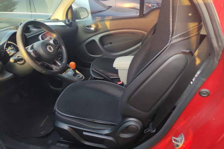 Used smart fortwo 2018 1.0L 52kW Hardtop Passion Edition China V Standard Left Rear Seat