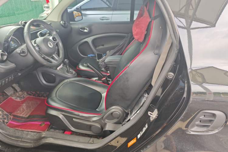 Used smart fortwo 2018 1.0L 52kW Hardtop Passion Edition China V Standard Left Rear Seat