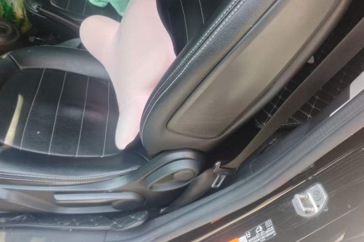 Used smart fortwo 2018 1.0L 52kW Hardtop Passion Edition China V Standard Left Rear Seat
