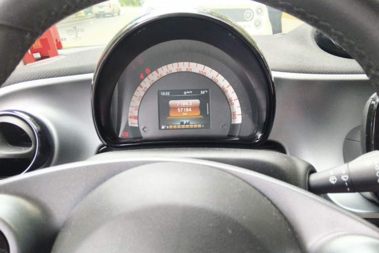 Used smart fortwo 2018 1.0L 52kW Hardtop Passion Edition China V Standard Odometer Close Up