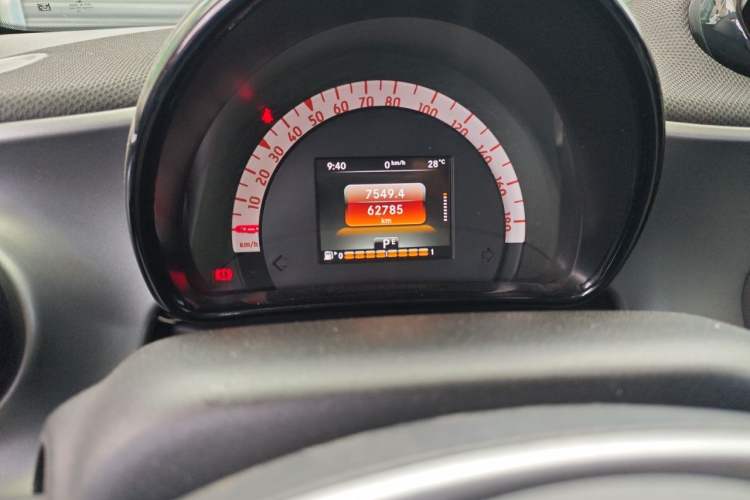 Used smart fortwo 2018 1.0L 52kW Hardtop Passion Edition China V Standard Odometer Close Up
