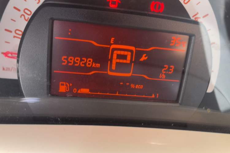 Used smart fortwo 2018 1.0L 52kW Hardtop Dynamic Version China V Odometer Close Up