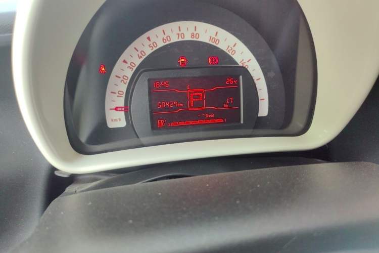 Used smart fortwo 2018 1.0L 52kW Hardtop Dynamic Version China V Odometer Close Up