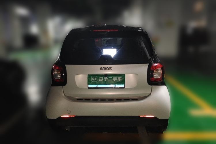 Used smart fortwo 2018 1.0L 52kW Hardtop Passion Edition China V Standard Rear