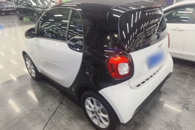 Used smart fortwo 2018 1.0L 52kW Hardtop Dynamic Version China V Rear Left 45 Deg
